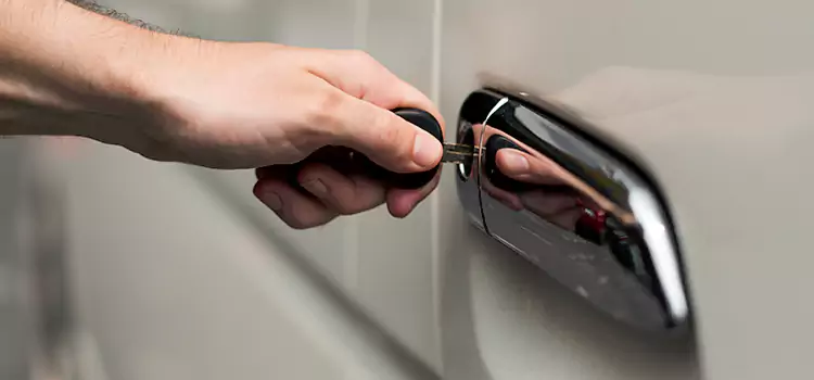 Why Choose Our Auto Locksmith Team in Raymore, MO?